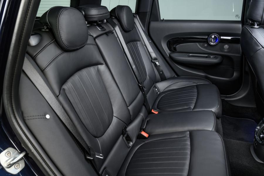 Интерьер Mini Cooper Clubman (F54) 2019 года  (WW) (фото 19 из 31)
